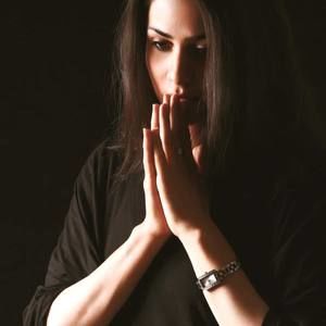 Meet your Posher, Mona